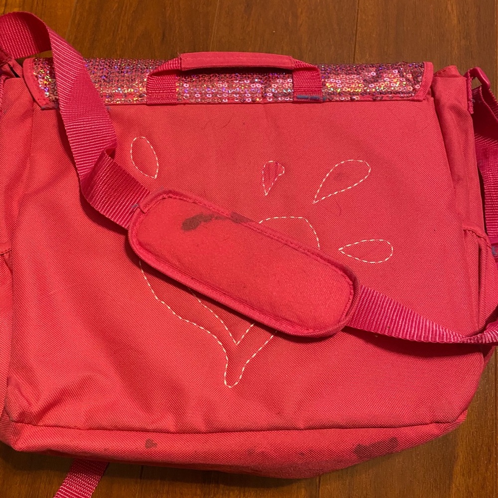 Pink sandals and Justice messenger bag - Picture 8 of 8